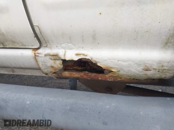 ✅ 1998 Isuzu Amigo • VIN: 4S2CM57W9W4373049 • Лот: 42599157. Опубликован ранее на IAAI с пробегом 140 368 миль. Бесплатный доступ к архиву аукционных продаж из США и подробный отчёт об истории автомобиля на DreamBid. Изображение 14.