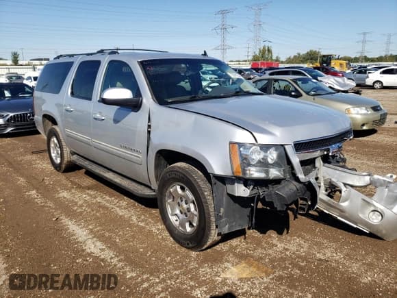 ✅ 2014 Chevrolet Suburban LT • VIN: 1GNSKJE76ER218792 • Lot: 72941234. Wystawiony na Copart z przebiegiem 265 059 mil. Bezpłatny archiwum sprzedaży aukcyjnych z USA i szczegółowy raport historii pojazdu na DreamBid. Zdjęcie 4.