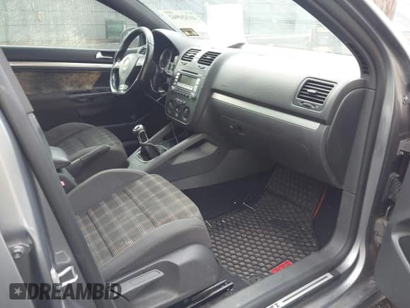 ✅ 2009 Volkswagen Golf GTI • VIN: WVWGD71K09W119012 • Lot: 41324942. Listed on IAAI with 164,725 mi. Free auction sales archive from the USA and detailed vehicle history report at DreamBid. Image 5.