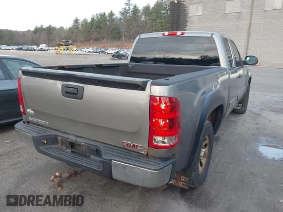 ✅ 2012 GMC Sierra 1500 SL • VIN: 1GTR2UEA0CZ180638 • Лот: 41813190. Опубликован ранее на IAAI с пробегом 196 386 миль. Бесплатный доступ к архиву аукционных продаж из США и подробный отчёт об истории автомобиля на DreamBid. Изображение 4.