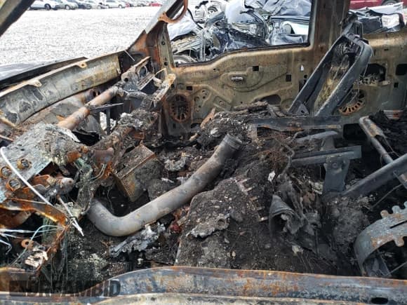 ✅ 2002 Ford F-350 XL • VIN: 1FTSX31F42ED56062 • Lot: 79251294. Wystawiony na Copart z przebiegiem Nie podano. Bezpłatny archiwum sprzedaży aukcyjnych z USA i szczegółowy raport historii pojazdu na DreamBid. Zdjęcie 7.