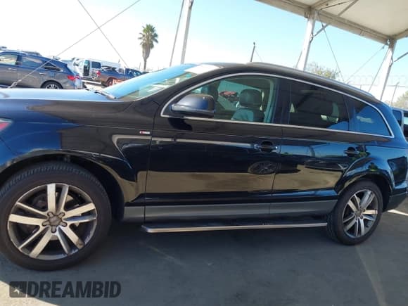 ✅ 2010 Audi Q7 Premium Plus • VIN: WA1LYAFE7AD000189 • Lot: 43582839. Listed on IAAI with 132,672 mi. Free auction sales archive from the USA and detailed vehicle history report at DreamBid. Image 14.