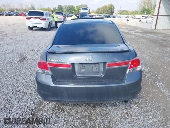 ✅ 2011 Honda Accord EX • VIN: 1HGCP2F78BA109734 • Lot: 43310171. Listed on IAAI with 162,733 mi. Free auction sales archive from the USA and detailed vehicle history report at DreamBid. Image 17.