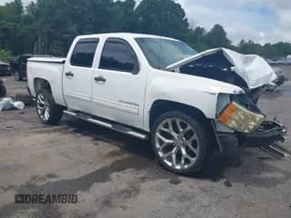 2010 Chevrolet Silverado 1500 LT z VIN 3GCRCSEA6AG170811, wystawiony jako IAAI lot #42697042 z przebiegiem 175 951 mil mil oraz . Historia ofert i sprzedaży dostępna na DreamBid. Obrazek 1.