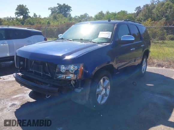 2012 Chevrolet Tahoe LT z VIN 1GNSCBE03CR170946, wystawiony jako IAAI lot #43513512 z przebiegiem 82 359 mil mil oraz . Historia ofert i sprzedaży dostępna na DreamBid. Obrazek 2.