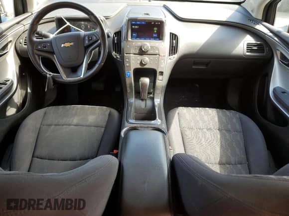 2015 Chevrolet Volt z VIN 1G1RA6E44FU105217, wystawiony jako Copart lot #50755014 z przebiegiem 88 627 mil mil oraz . Historia ofert i sprzedaży dostępna na DreamBid. Obrazek 8.