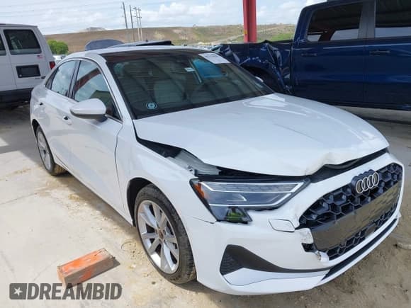 ✅ 2025 Audi A3 Premium • VIN: WAUGUDGY6SA039790 • Лот: 42212041. Опубликован ранее на IAAI с пробегом 5 245 миль. Бесплатный доступ к архиву аукционных продаж из США и подробный отчёт об истории автомобиля на DreamBid. Изображение 1.