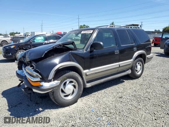 1999 Chevrolet Blazer LT с VIN 1GNDT13W4X2248675, выставлен на аукционе Copart как лот 59103635 с пробегом 105 827 миль миль и Списание • Salvage title. История ставок и продаж доступна на DreamBid. Изображение 1.