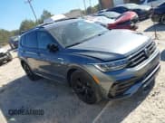 ✅ 2023 Volkswagen Tiguan SE R-Line Black • VIN: 3VVCB7AX1PM015241 • Lot: 43514580. Wystawiony na IAAI z przebiegiem 21 059 mil. Bezpłatny archiwum sprzedaży aukcyjnych z USA i szczegółowy raport historii pojazdu na DreamBid. Zdjęcie 1.