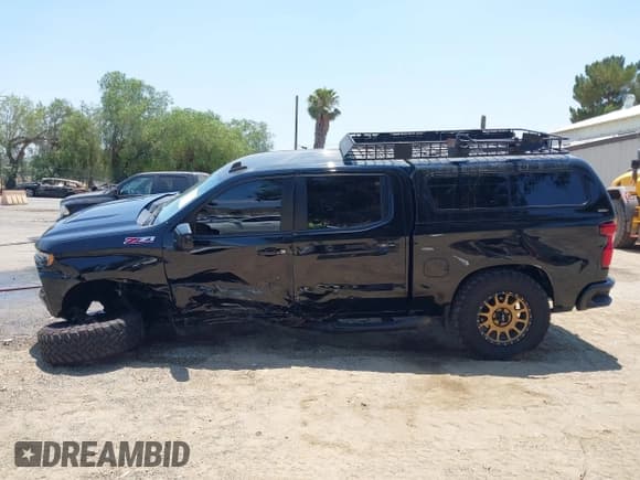 ✅ 2022 Chevrolet Silverado 1500 LT Trail Boss • VIN: 3GCPYFED3NG191955 • Lot: 42676283. Wystawiony na IAAI z przebiegiem 48 933 mil. Bezpłatny archiwum sprzedaży aukcyjnych z USA i szczegółowy raport historii pojazdu na DreamBid. Zdjęcie 14.