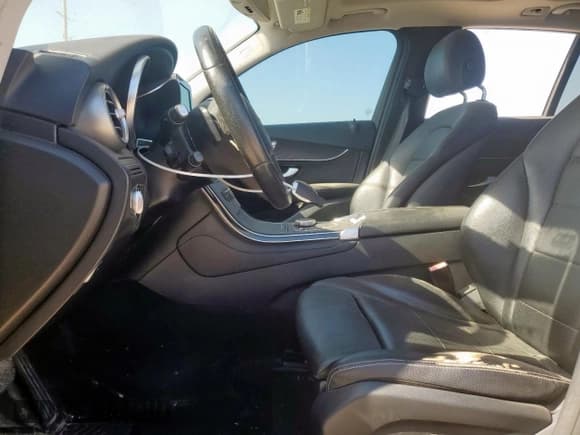 ✅ 2017 Mercedes-Benz GLC 300 • VIN: WDC0G4JB2HF192446 • Лот: 86438685. Опубликован ранее на Copart с пробегом 140 091 миль. Бесплатный доступ к архиву аукционных продаж из США и подробный отчёт об истории автомобиля на DreamBid. Изображение 7.