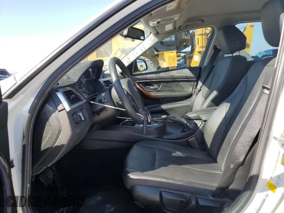 ✅ 2016 BMW 3 Series 320i • VIN: WBA8E1G56GNT99647 • Lot: 86882005. Listed on Copart with 151,336 mi. Free auction sales archive from the USA and detailed vehicle history report at DreamBid. Image 7.