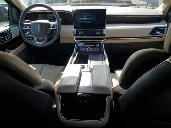 ✅ 2022 Lincoln Navigator Reserve • VIN: 5LMJJ2LT0NEL01129 • Lot: 57594725. Listed on Copart with 66,843 mi. Free auction sales archive from the USA and detailed vehicle history report at DreamBid. Image 8.