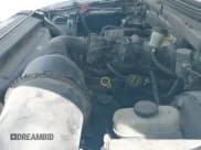 ✅ 2003 Ford F-150 XL • VIN: 1FTRF17213NA24172 • Lot: 43083304. Wystawiony na IAAI z przebiegiem 275 030 mil. Bezpłatny archiwum sprzedaży aukcyjnych z USA i szczegółowy raport historii pojazdu na DreamBid. Zdjęcie 12.