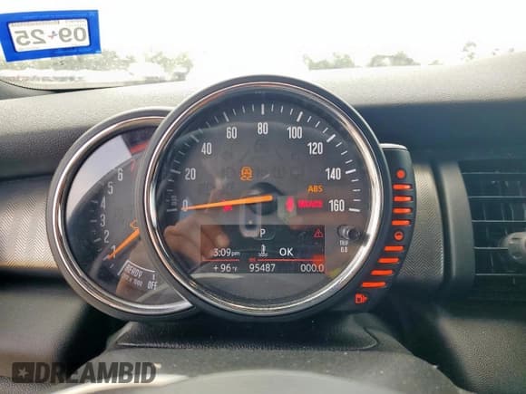 ✅ 2017 MINI Hardtop 4 Door Cooper S • VIN: WMWXU3C59H2D31980 • Lot: 66802805. Listed on Copart with 95,487 mi. Free auction sales archive from the USA and detailed vehicle history report at DreamBid. Image 9.