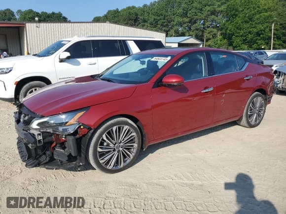 ✅ 2024 Nissan Altima SL • VIN: 1N4BL4EW9RN305183 • Лот: 64603745. Опубликован ранее на Copart с пробегом 8 608 миль. Бесплатный доступ к архиву аукционных продаж из США и подробный отчёт об истории автомобиля на DreamBid. Изображение 1.