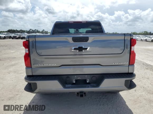 ✅ 2022 Chevrolet Silverado 1500 Custom • VIN: 3GCPYBEK9NG150768 • Lot: 61643675. Wystawiony na Copart z przebiegiem 37 574 mil. Bezpłatny archiwum sprzedaży aukcyjnych z USA i szczegółowy raport historii pojazdu na DreamBid. Zdjęcie 6.