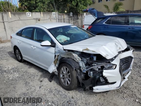 ✅ 2019 Hyundai Sonata SE • VIN: 5NPE24AF0KH807506 • Lot: 51565293. Listed on Copart with 26,476 mi. Free auction sales archive from the USA and detailed vehicle history report at DreamBid. Image 4.