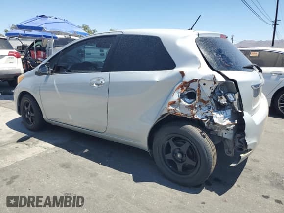 ✅ 2014 Toyota Yaris L • VIN: JTDJTUD33ED582876 • Лот: 66814105. Опубликован ранее на Copart с пробегом 154 590 миль. Бесплатный доступ к архиву аукционных продаж из США и подробный отчёт об истории автомобиля на DreamBid. Изображение 2.