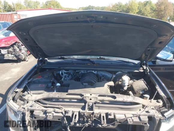 ✅ 2015 Chevrolet Suburban LTZ • VIN: 1GNSKKKC6FR170316 • Lot: 43463338. Wystawiony na IAAI z przebiegiem 170 220 mil. Bezpłatny archiwum sprzedaży aukcyjnych z USA i szczegółowy raport historii pojazdu na DreamBid. Zdjęcie 10.