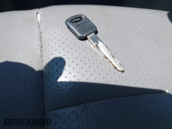 ✅ 2014 Ford Econoline Cargo Commercial • VIN: 1FTNS2EW6EDA93261 • Lot: 42028251. Listed on IAAI with 222,205 mi. Free auction sales archive from the USA and detailed vehicle history report at DreamBid. Image 11.