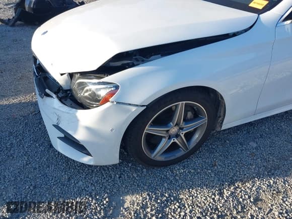 ✅ 2017 Mercedes-Benz E 300 Luxury • VIN: WDDZF4KB6HA115340 • Lot: 43318306. Listed on IAAI with 113,695 mi. Free auction sales archive from the USA and detailed vehicle history report at DreamBid. Image 17.