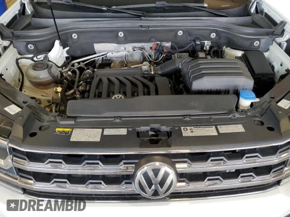 ✅ 2018 Volkswagen Atlas SEL • VIN: 1V2MR2CA2JC546921 • Лот: 72082975. Опубликован ранее на Copart с пробегом 86 136 миль. Бесплатный доступ к архиву аукционных продаж из США и подробный отчёт об истории автомобиля на DreamBid. Изображение 12.