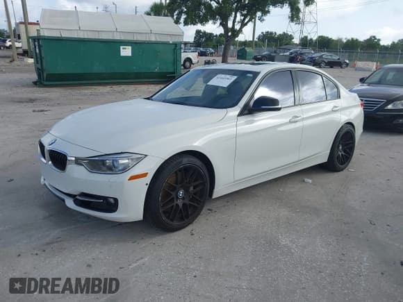 ✅ 2012 BMW 3 Series 335i • VIN: WBA3A9C59CF270672 • Lot: 42445961. Listed on IAAI with 116,430 mi. Free auction sales archive from the USA and detailed vehicle history report at DreamBid. Image 17.
