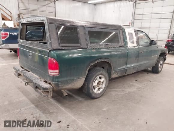 ✅ 2000 Dodge Dakota • VIN: 1B7GL22X4YS628395 • Lot: 41241161. Wystawiony na IAAI z przebiegiem 183 374 mil. Bezpłatny archiwum sprzedaży aukcyjnych z USA i szczegółowy raport historii pojazdu na DreamBid. Zdjęcie 4.