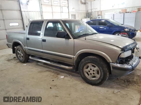 ✅ 2001 Chevrolet S-10 LS • VIN: 1GCDT13W11K222082 • Лот: 62050314. Опубликован ранее на Copart с пробегом Не указан. Бесплатный доступ к архиву аукционных продаж из США и подробный отчёт об истории автомобиля на DreamBid. Изображение 4.