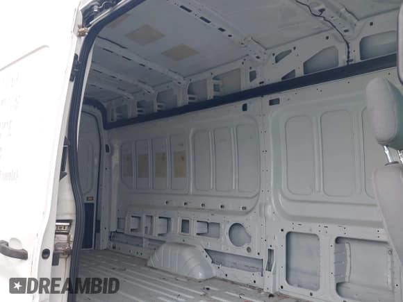 ✅ 2018 Ford Transit • VIN: 1FTBW3XMXJKB24221 • Lot: 42425978. Wystawiony na IAAI z przebiegiem 77 666 mil. Bezpłatny archiwum sprzedaży aukcyjnych z USA i szczegółowy raport historii pojazdu na DreamBid. Zdjęcie 8.