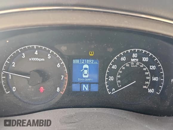 ✅ 2009 Hyundai Genesis • VIN: KMHGC46E69U027172 • Lot: 92566525. Listed on Copart with 121,892 mi. Free auction sales archive from the USA and detailed vehicle history report at DreamBid. Image 9.