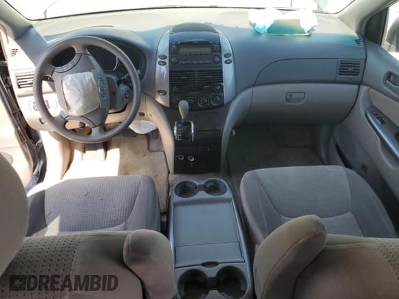 ✅ 2008 Toyota Sienna CE • VIN: 5TDZK23C68S184808 • Lot: 70724165. Listed on Copart with 248,775 mi. Free auction sales archive from the USA and detailed vehicle history report at DreamBid. Image 8.