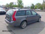 ✅ 2010 Volvo V50 • VIN: YV1382MW9A2526983 • Lot: 42179780. Wystawiony na IAAI z przebiegiem 203 974 mil. Bezpłatny archiwum sprzedaży aukcyjnych z USA i szczegółowy raport historii pojazdu na DreamBid. Zdjęcie 4.