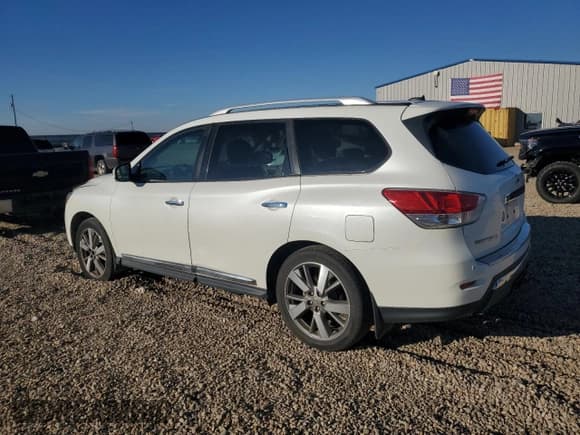 ✅ 2015 Nissan Pathfinder SV • VIN: 5N1AR2MN7FC669736 • Lot: 86614955. Wystawiony na Copart z przebiegiem 151 873 mil. Bezpłatny archiwum sprzedaży aukcyjnych z USA i szczegółowy raport historii pojazdu na DreamBid. Zdjęcie 2.
