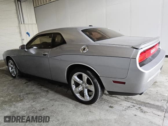✅ 2014 Dodge Challenger SXT Plus • VIN: 2C3CDYAGXEH171972 • Lot: 83479264. Wystawiony na Copart z przebiegiem 151 405 mil. Bezpłatny archiwum sprzedaży aukcyjnych z USA i szczegółowy raport historii pojazdu na DreamBid. Zdjęcie 2.