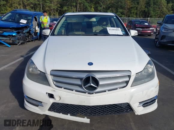 ✅ 2013 Mercedes-Benz C 300 Sport • VIN: WDDGF8AB2DR243862 • Lot: 43385092. Listed on IAAI with 181,909 mi. Free auction sales archive from the USA and detailed vehicle history report at DreamBid. Image 12.