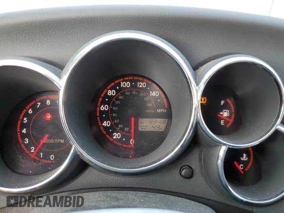 ✅ 2005 Pontiac Vibe GT • VIN: 5Y2SN63LX5Z414912 • Lot: 42201495. Wystawiony na Copart z przebiegiem 123 468 mil. Bezpłatny archiwum sprzedaży aukcyjnych z USA i szczegółowy raport historii pojazdu na DreamBid. Zdjęcie 9.