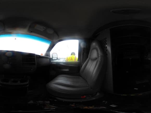 ✅ 2008 Chevrolet Express Cargo • VIN: 1GCFG15X981138949 • Лот: 43794665. Опубликован ранее на IAAI с пробегом 216 089 миль. Бесплатный доступ к архиву аукционных продаж из США и подробный отчёт об истории автомобиля на DreamBid. Изображение 18.