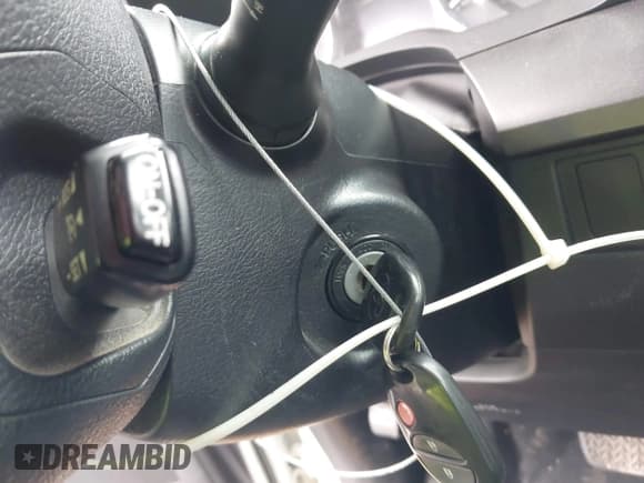 ✅ 2014 Toyota Tundra SR5 • VIN: 5TFDW5F19EX395226 • Лот: 42508179. Опубликован ранее на IAAI с пробегом 178 772 миль. Бесплатный доступ к архиву аукционных продаж из США и подробный отчёт об истории автомобиля на DreamBid. Изображение 11.