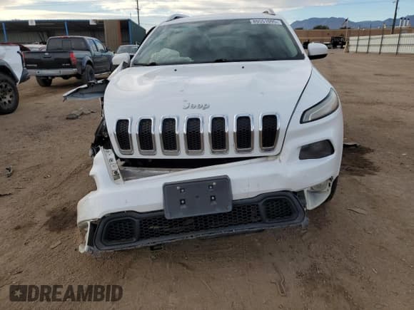 ✅ 2016 Jeep Cherokee Latitude • VIN: 1C4PJLCB3GW165008 • Лот: 89551095. Опубликован ранее на Copart с пробегом 171 066 миль. Бесплатный доступ к архиву аукционных продаж из США и подробный отчёт об истории автомобиля на DreamBid. Изображение 5.
