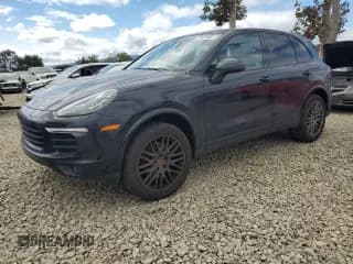 ✅ 2017 Porsche Cayenne • VIN: WP1AA2A25HKA84358 • Лот: 71681405. Опубликован ранее на Copart с пробегом 96 536 миль. Бесплатный доступ к архиву аукционных продаж из США и подробный отчёт об истории автомобиля на DreamBid. Изображение 1.