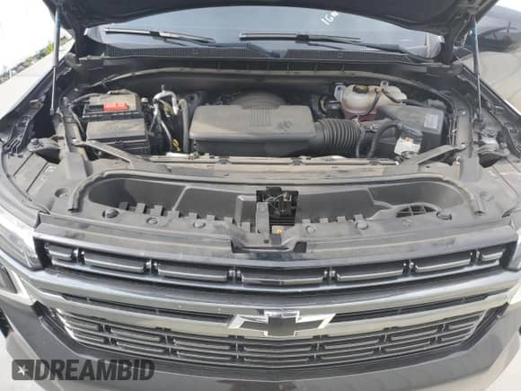 ✅ 2021 Chevrolet Suburban RST • VIN: 1GNSCEKD4MR402125 • Lot: 64978234. Wystawiony na Copart z przebiegiem 44 080 mil. Bezpłatny archiwum sprzedaży aukcyjnych z USA i szczegółowy raport historii pojazdu na DreamBid. Zdjęcie 12.