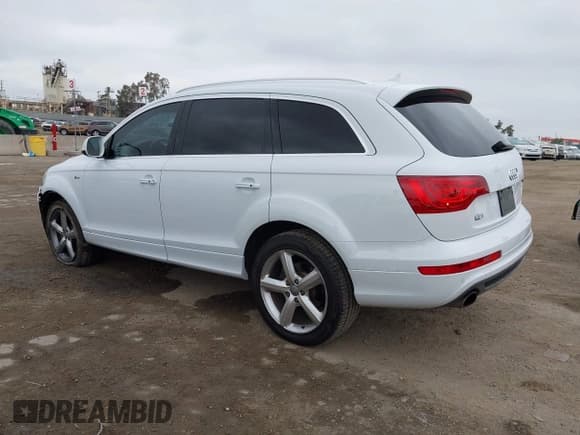 ✅ 2013 Audi Q7 S line Prestige • VIN: WA1DGAFE4DD016670 • Lot: 42201459. Wystawiony na IAAI z przebiegiem 83 278 mil. Bezpłatny archiwum sprzedaży aukcyjnych z USA i szczegółowy raport historii pojazdu na DreamBid. Zdjęcie 3.