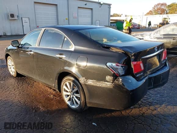 2007 Lexus ES 330 z VIN JTHBJ46GX72036101, wystawiony jako IAAI lot #43441104 z przebiegiem 325 873 mil mil oraz . Historia ofert i sprzedaży dostępna na DreamBid. Obrazek 3.
