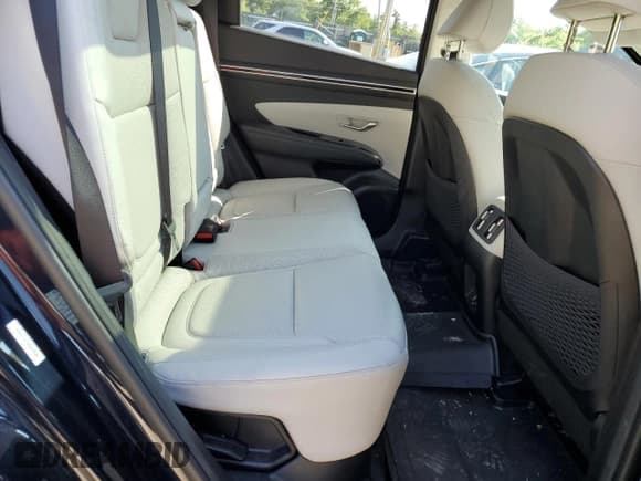 ✅ 2022 Hyundai Tucson Limited • VIN: KM8JECA17NU023799 • Lot: 57022993. Wystawiony na Copart z przebiegiem 18 493 mil. Bezpłatny archiwum sprzedaży aukcyjnych z USA i szczegółowy raport historii pojazdu na DreamBid. Zdjęcie 10.