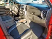 ✅ 2019 GMC Sierra 1500 • VIN: 3GTU8DED4KG110500 • Lot: 46124205. Wystawiony na Copart z przebiegiem 73 151 mil. Bezpłatny archiwum sprzedaży aukcyjnych z USA i szczegółowy raport historii pojazdu na DreamBid. Zdjęcie 8.