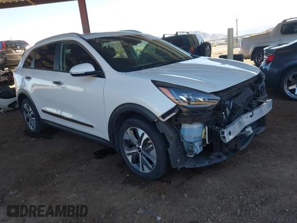 ✅ 2020 Kia Niro EX Premium • VIN: KNDCE3LG2L5072673 • Lot: 41831796. Listed on IAAI with 45,047 mi. Free auction sales archive from the USA and detailed vehicle history report at DreamBid. Image 1.