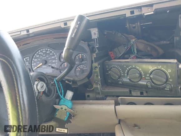 ✅ 2001 Chevrolet Suburban LS • VIN: 3GNEC16T31G213677 • Лот: 41424335. Опубликован ранее на IAAI с пробегом 255 425 миль. Бесплатный доступ к архиву аукционных продаж из США и подробный отчёт об истории автомобиля на DreamBid. Изображение 6.