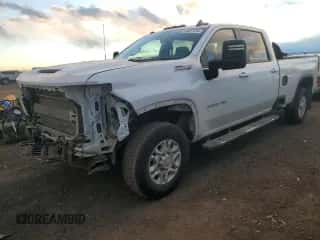2021 Chevrolet Silverado 3500HD LT с VIN 1GC4YTEY5MF243073, выставлен на аукционе Copart как лот 80901424 с пробегом 71 793 миль миль и Списание • Salvage title. История ставок и продаж доступна на DreamBid. Изображение 1.